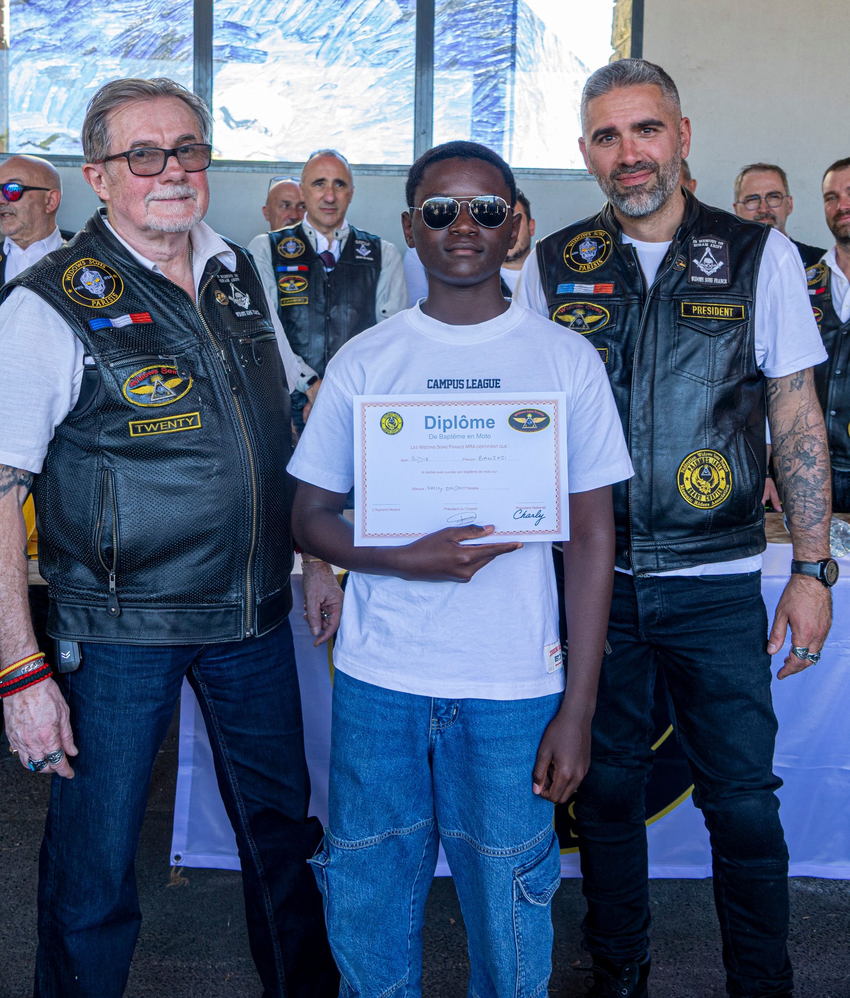 Chapter : Parisis WS en partenariat avec le secours populaire du 93 et du 77.👍 Baptêmes motos à Auvers sur Oise, remise de diplôme et petits cadeaux  pour les enfants en situation de fragilité.
widows-sonsfrance.fr 
#widowssons #widowssonsfrance #widowssonsmra #francmaçon #francmaconnerie #bikers #harleydavidson