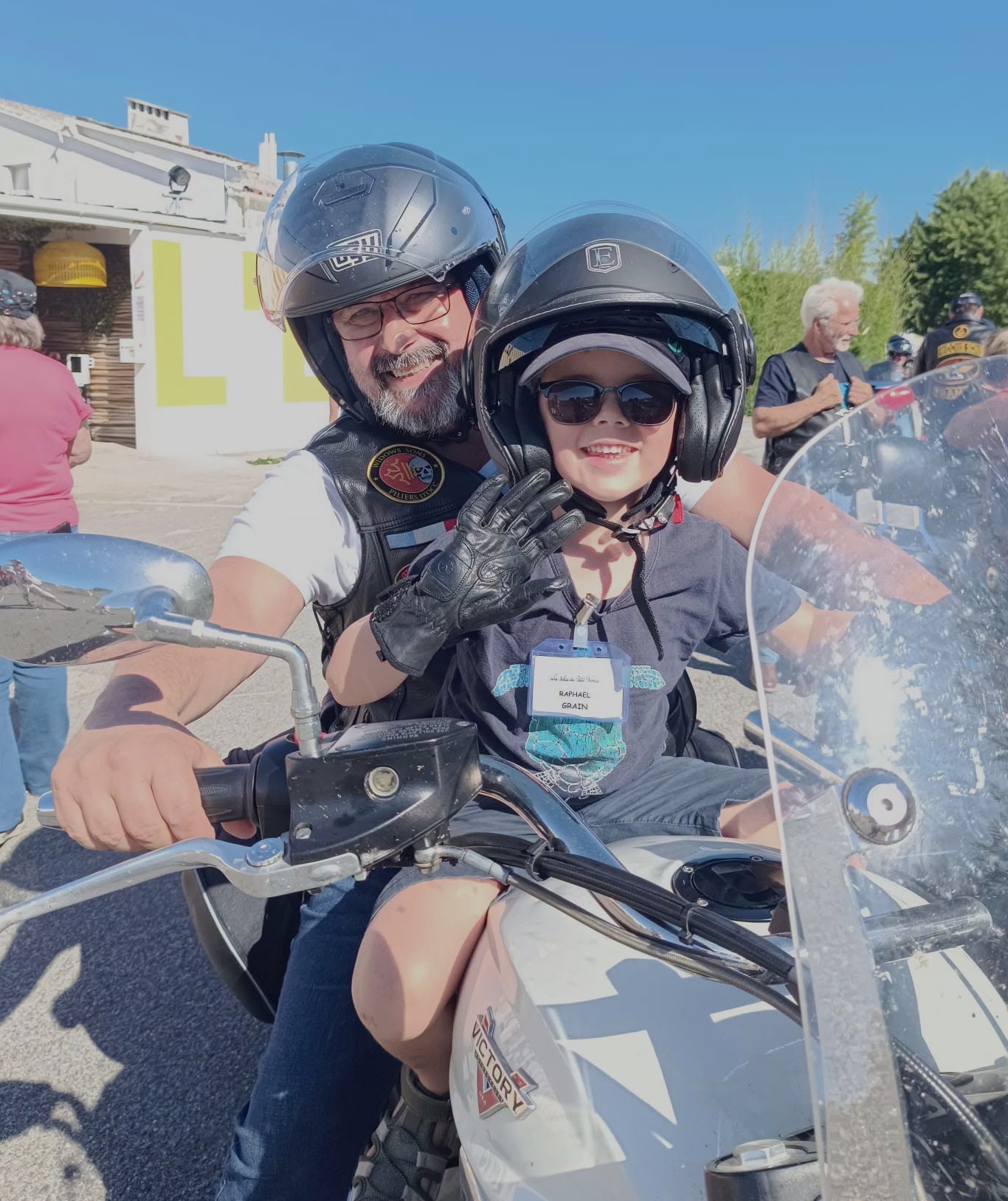 Chapter WS : Piliers d'Occ.👍
Baptêmes moto au profit de l'association Les Ailes du Petit Prince pour des enfants en situation de handicap.
widows-sonsfrance.fr 
#widowssons #widowssonsfrance #widowssonsmra #francsmacons ##franmaçonnerie #bikers #harleydavidson