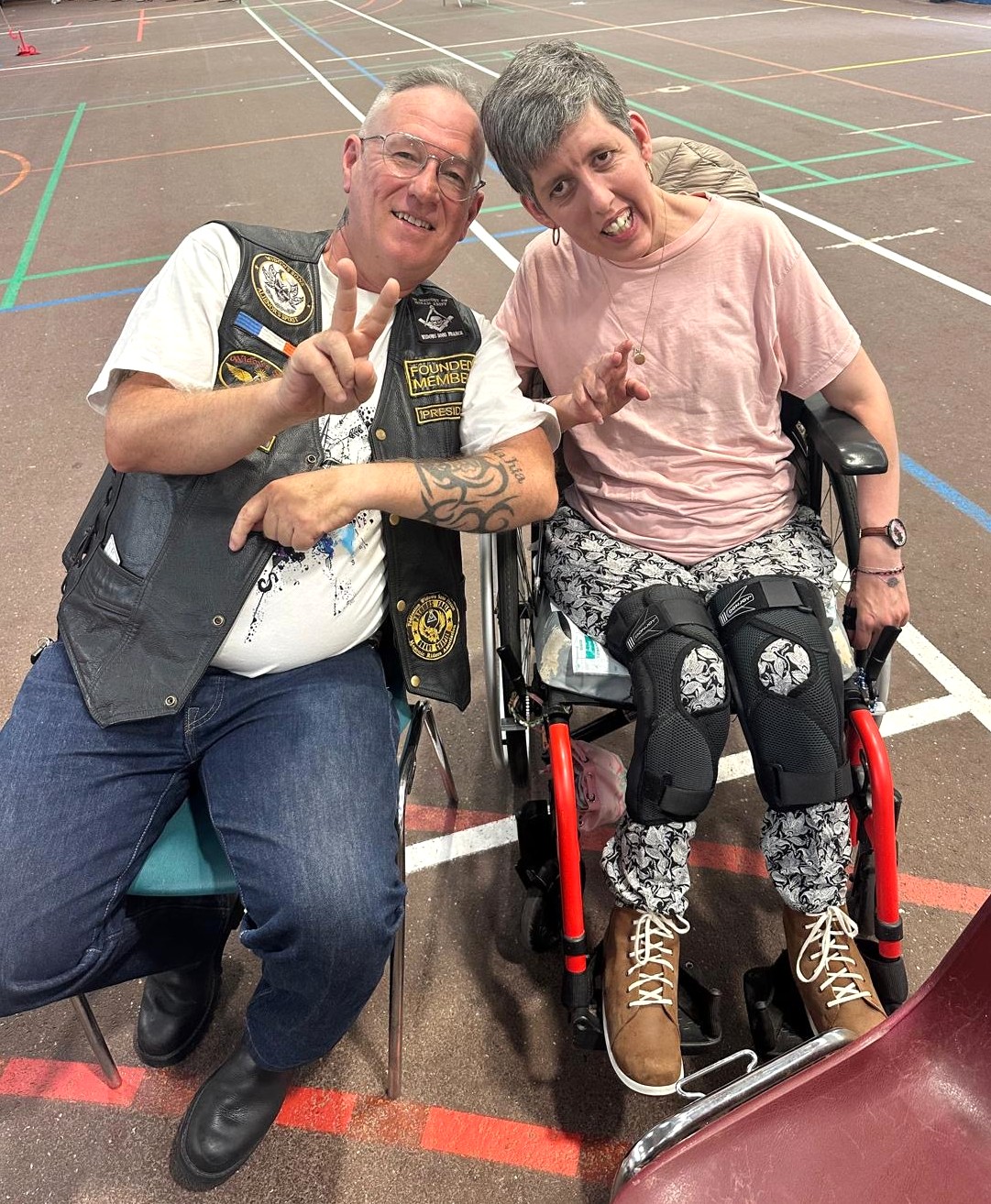 Chapter WSF Alienor's Spirit.👍
En soutien à l'association BVH ( Bien vivre avec un handicap ).
BVH : Rencontre, expérience et partage.
Etre à l'écoute, informer et apporter du bonheur à des personnes atteintes de handicap, qu’elles soient à domicile ou en institution, afin de créer du lien et rompre la solitude et l’isolement.
#widowssons #widowssonsfrance #widowssonsmra #masons #freemasonery #bikers #harleydavidson #indians